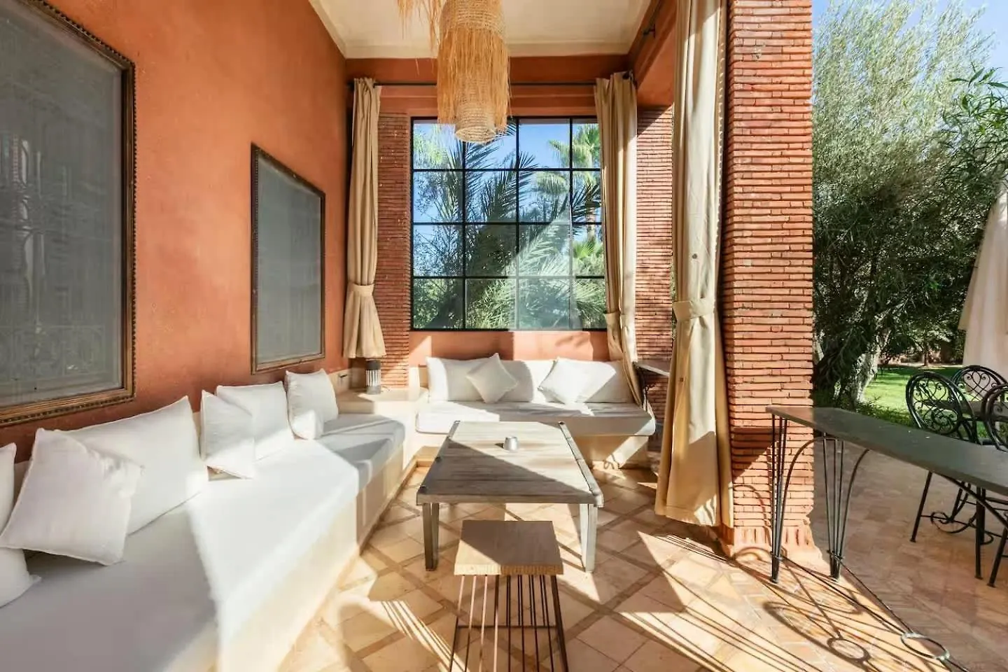 Mini-hôtel Villa Layyine Avec Personnel, Piscine, Spa Et Sports Marrakesh